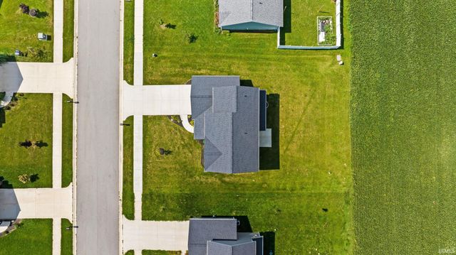 18333 Peregrine Drive, New Paris, IN 46553