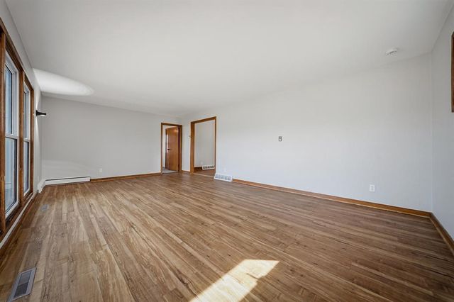 N1884 Hwy Z, Eau Galle, WI 54751