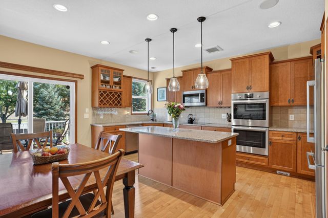 15211 Plumstone Drive, Eden Prairie, MN 55347