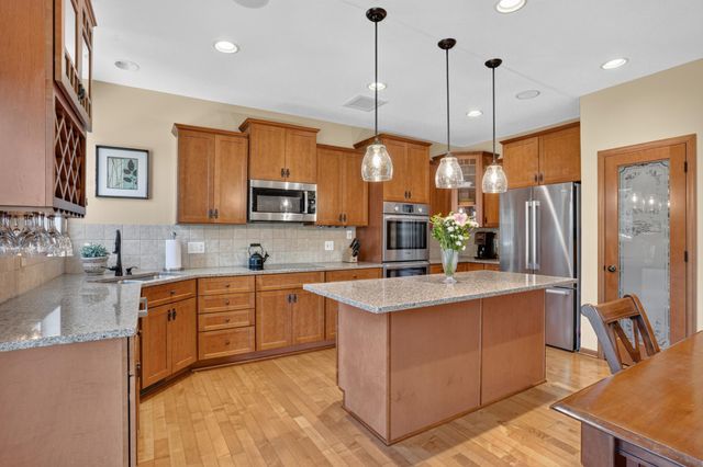 15211 Plumstone Drive, Eden Prairie, MN 55347