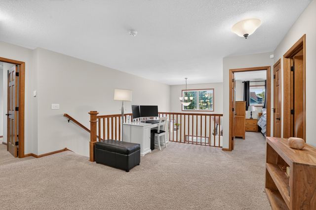 15211 Plumstone Drive, Eden Prairie, MN 55347