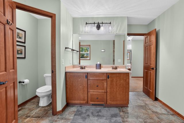 15211 Plumstone Drive, Eden Prairie, MN 55347