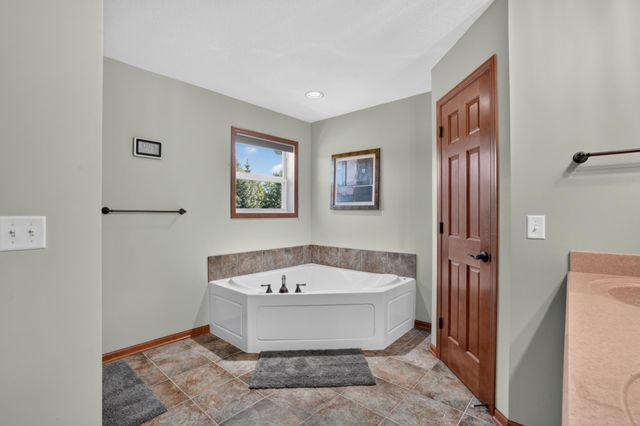 15211 Plumstone Drive, Eden Prairie, MN 55347
