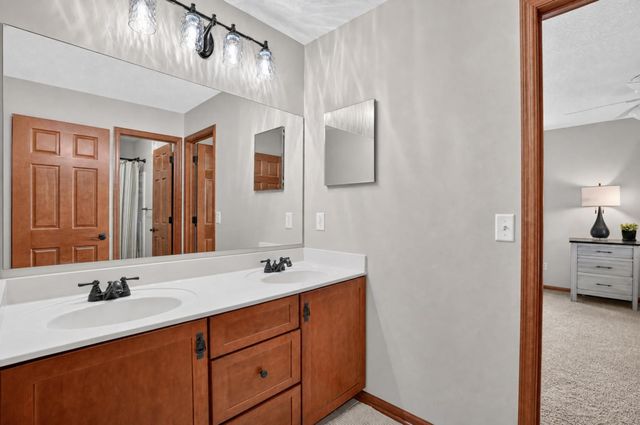 15211 Plumstone Drive, Eden Prairie, MN 55347