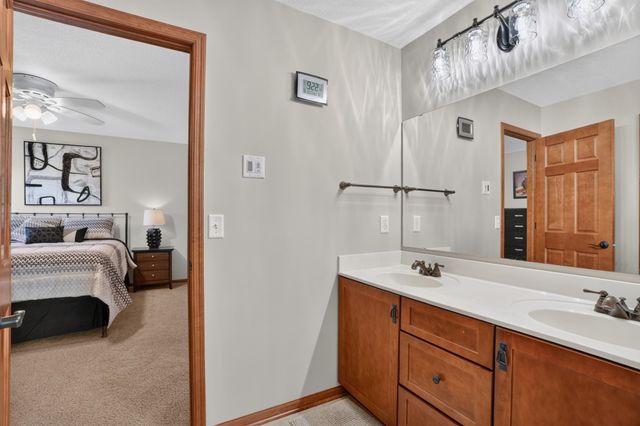 15211 Plumstone Drive, Eden Prairie, MN 55347