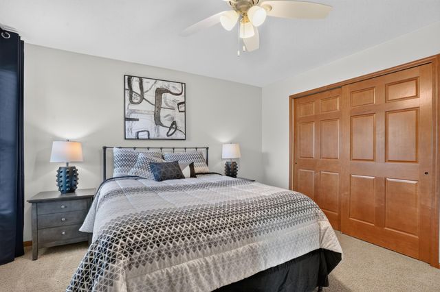 15211 Plumstone Drive, Eden Prairie, MN 55347