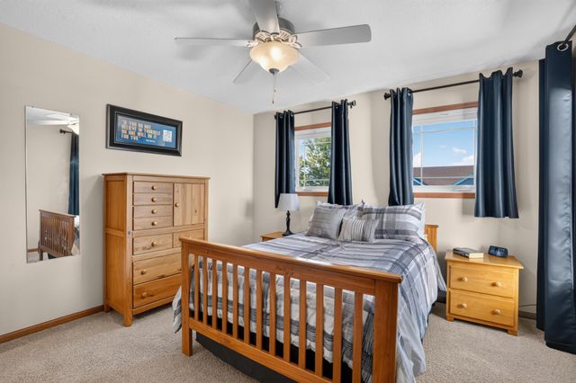 15211 Plumstone Drive, Eden Prairie, MN 55347