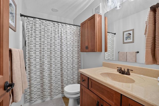 15211 Plumstone Drive, Eden Prairie, MN 55347