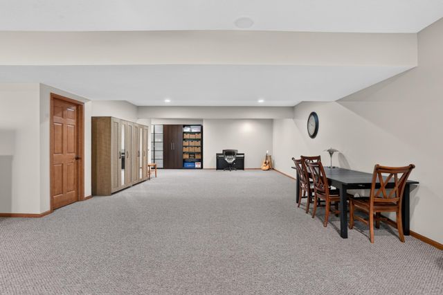 15211 Plumstone Drive, Eden Prairie, MN 55347
