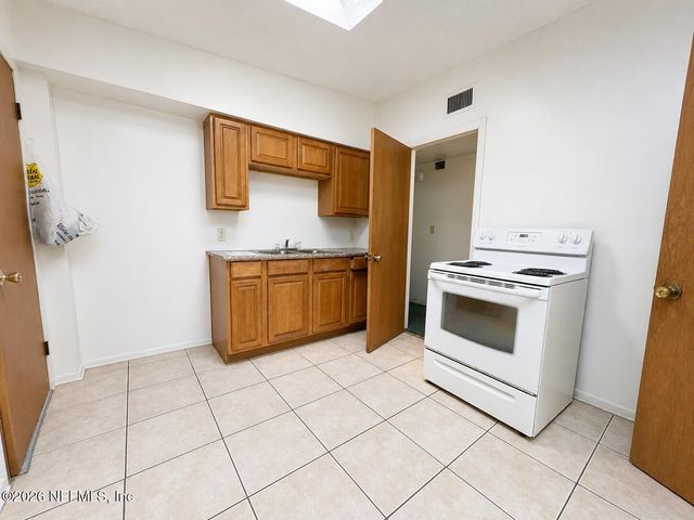 1630 W 28TH Street W, Jacksonville, FL 32209
