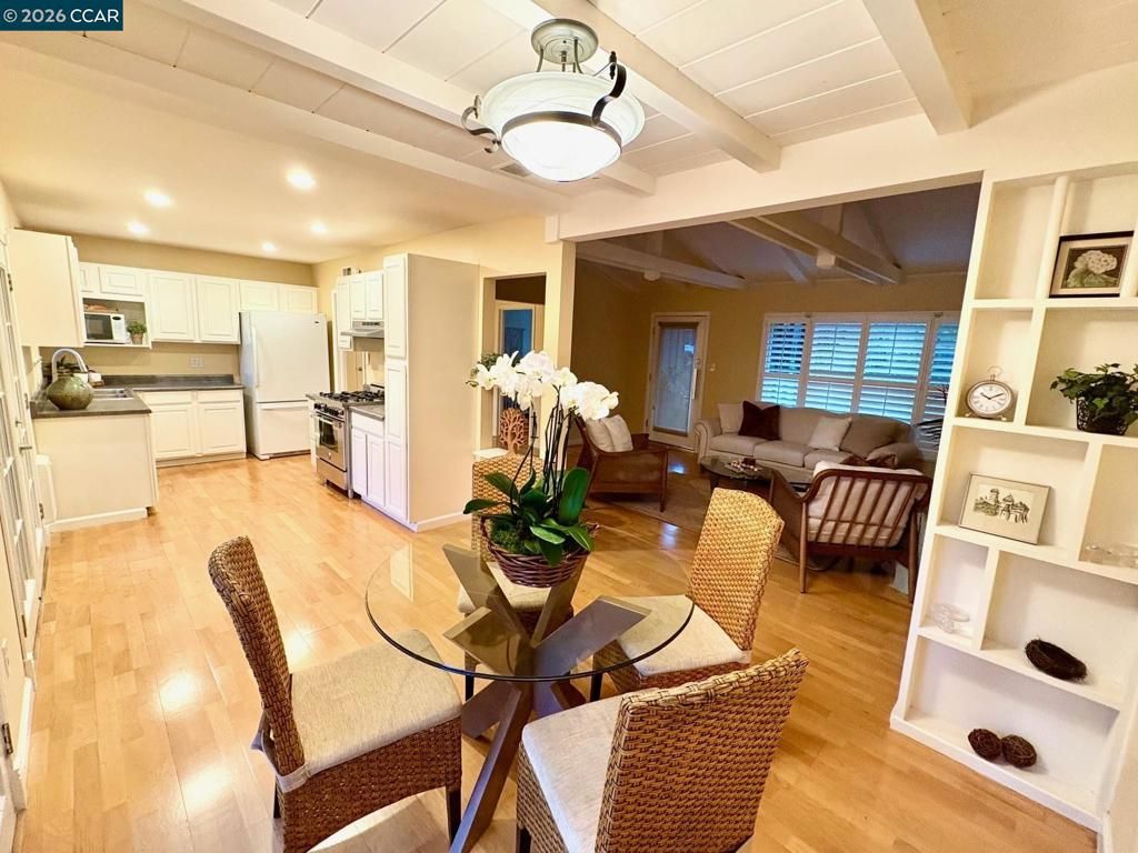 Image 7 of property listing at 54 54 Carlos Court, Walnut Creek, CA 94597