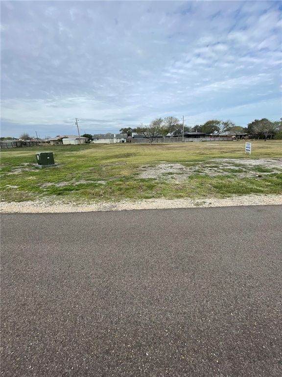 5414 Lula, Corpus Christi, TX 78412 — photo 3