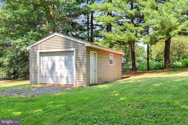 2504 FAIRMOUNT RD, Hampstead, MD 21074