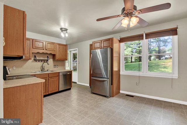 2504 FAIRMOUNT RD, Hampstead, MD 21074