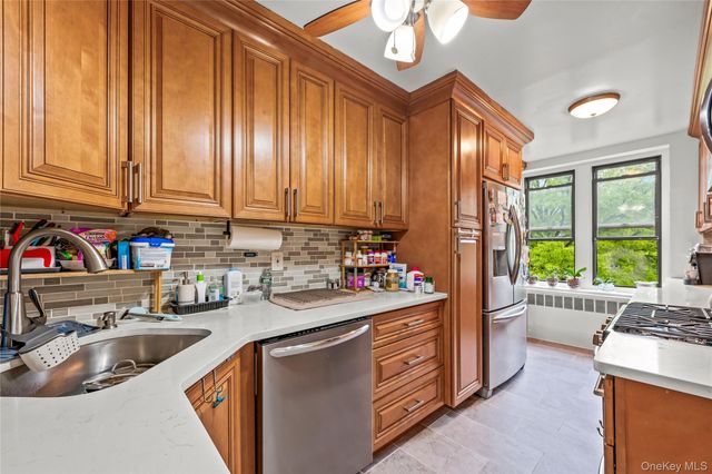 18-35 Corporal Kennedy 3C, Bayside, NY 11360