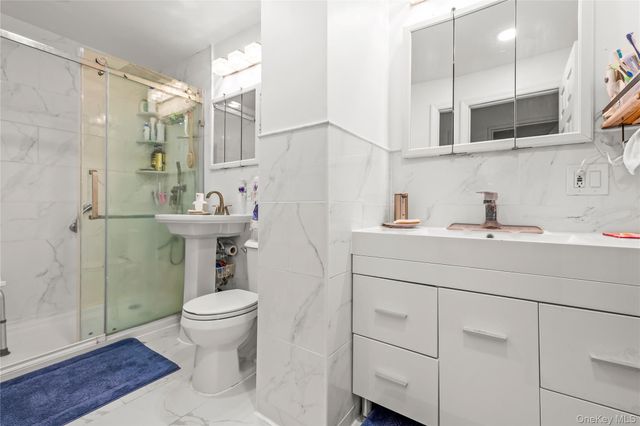 18-35 Corporal Kennedy 3C, Bayside, NY 11360