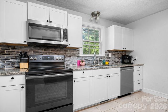 227 W 27th Street, Newton, NC 28658
