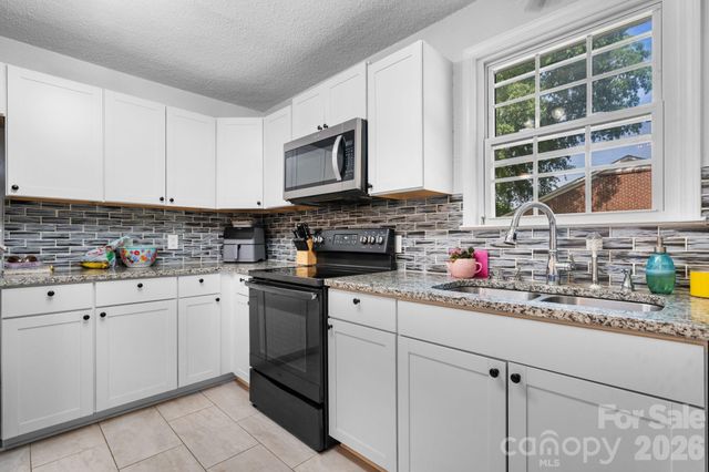 227 W 27th Street, Newton, NC 28658