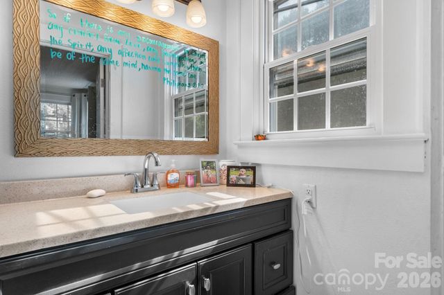227 W 27th Street, Newton, NC 28658
