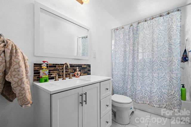 227 W 27th Street, Newton, NC 28658