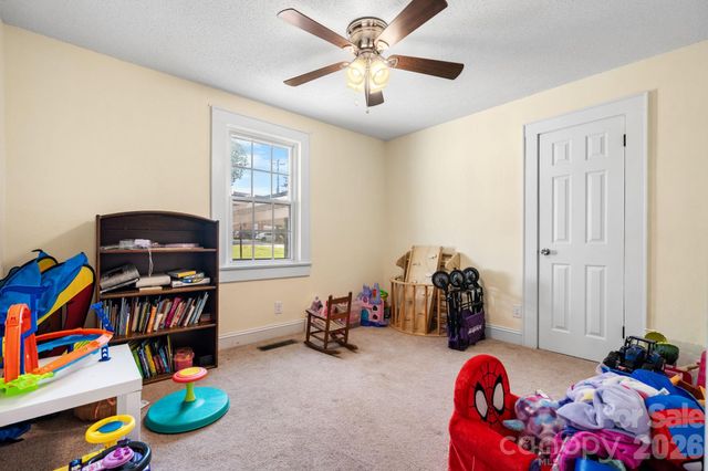 227 W 27th Street, Newton, NC 28658