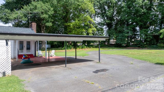 227 W 27th Street, Newton, NC 28658