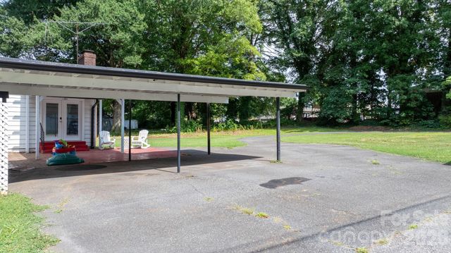 227 W 27th Street, Newton, NC 28658