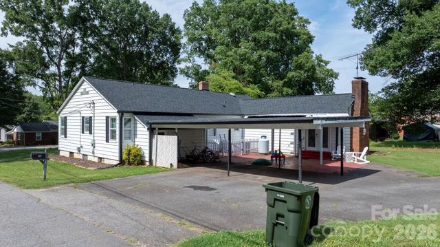 227 W 27th Street, Newton, NC 28658