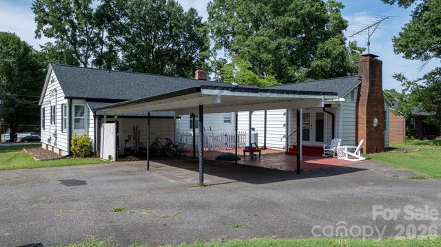 227 W 27th Street, Newton, NC 28658
