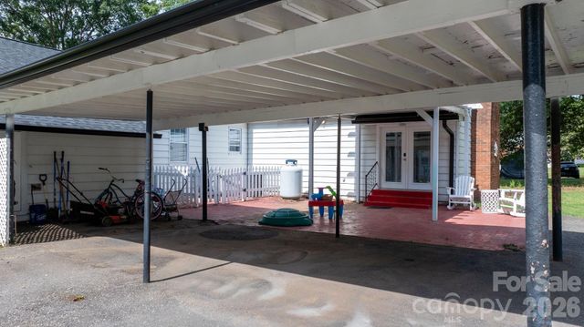 227 W 27th Street, Newton, NC 28658
