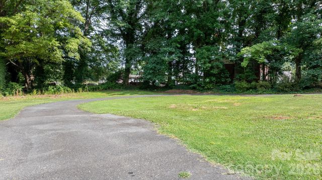 227 W 27th Street, Newton, NC 28658