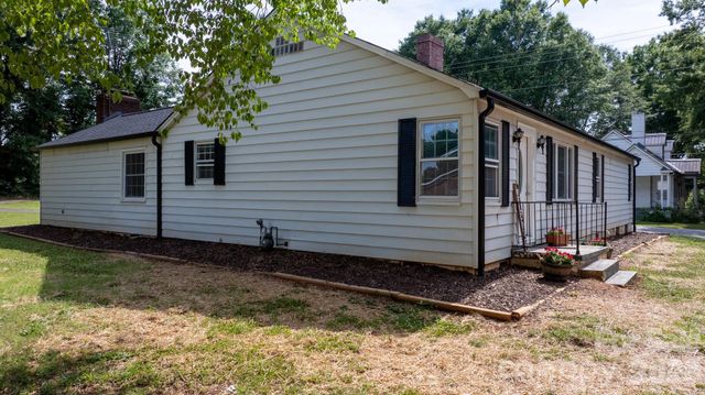 227 W 27th Street, Newton, NC 28658