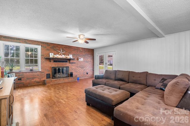 227 W 27th Street, Newton, NC 28658