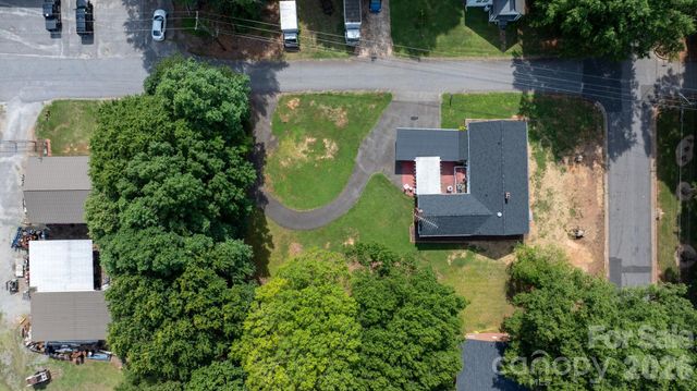 227 W 27th Street, Newton, NC 28658