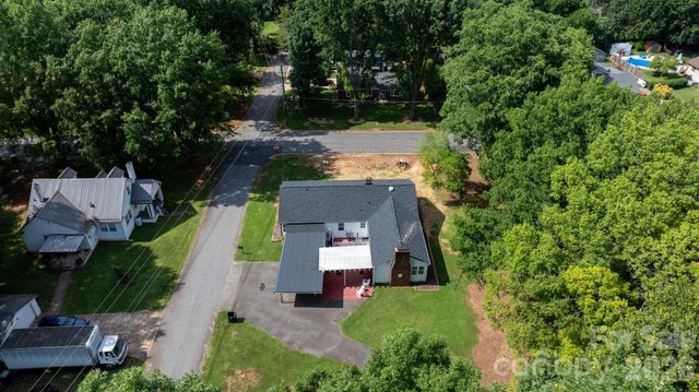227 W 27th Street, Newton, NC 28658