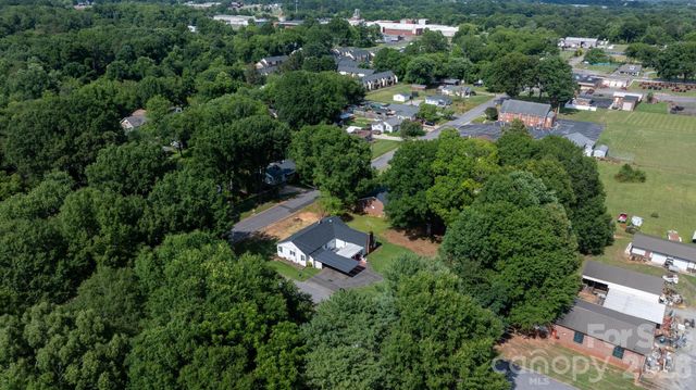 227 W 27th Street, Newton, NC 28658