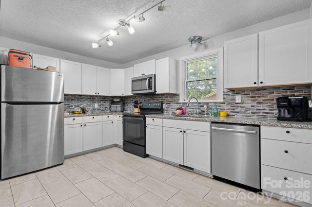 227 W 27th Street, Newton, NC 28658