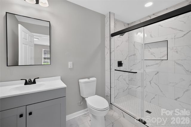 702 Foxborough Road, Charlotte, NC 28213