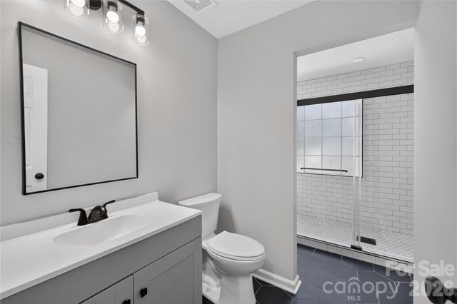 702 Foxborough Road, Charlotte, NC 28213