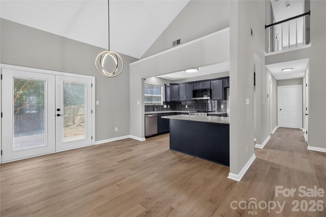 702 Foxborough Road, Charlotte, NC 28213