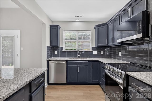 702 Foxborough Road, Charlotte, NC 28213