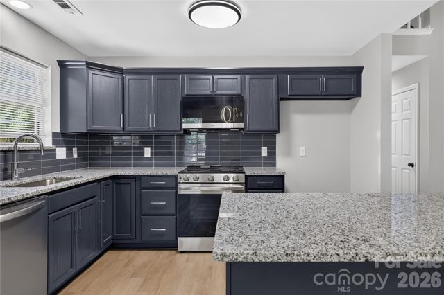 702 Foxborough Road, Charlotte, NC 28213
