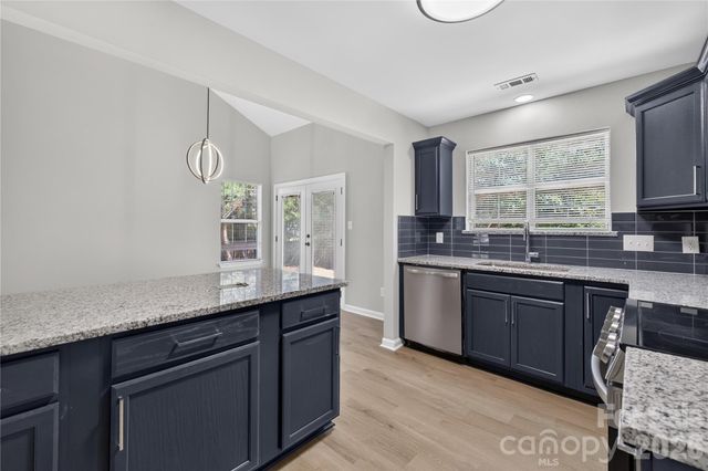 702 Foxborough Road, Charlotte, NC 28213