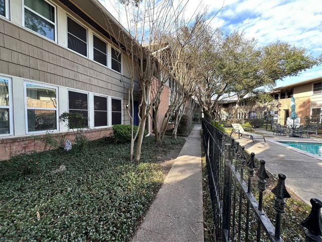 4020 Blue Bonnet Boulevard B, Houston, TX 77025