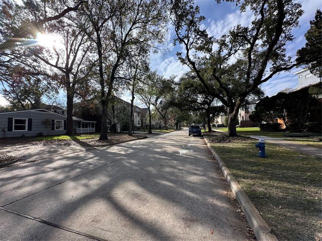 4020 Blue Bonnet Boulevard B, Houston, TX 77025