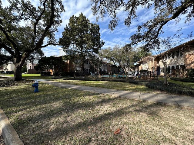 4020 Blue Bonnet Boulevard B, Houston, TX 77025