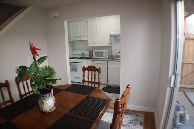 4020 Blue Bonnet Boulevard B, Houston, TX 77025