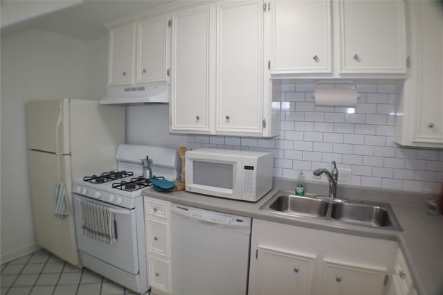 4020 Blue Bonnet Boulevard B, Houston, TX 77025