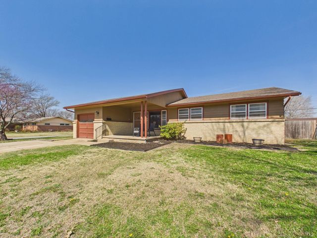 2140 W Columbine Ln, Wichita, KS 67204