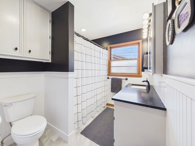 2140 W Columbine Ln, Wichita, KS 67204